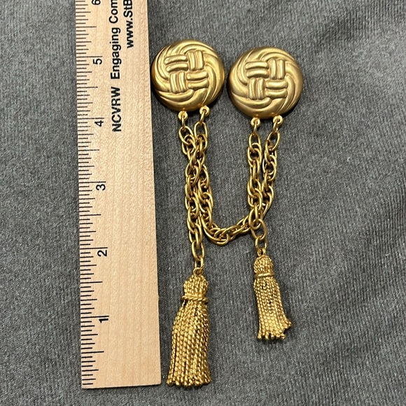 Vintage Goldtone Tassel Sweater (Collar) Brooch - Picture 7 of 7